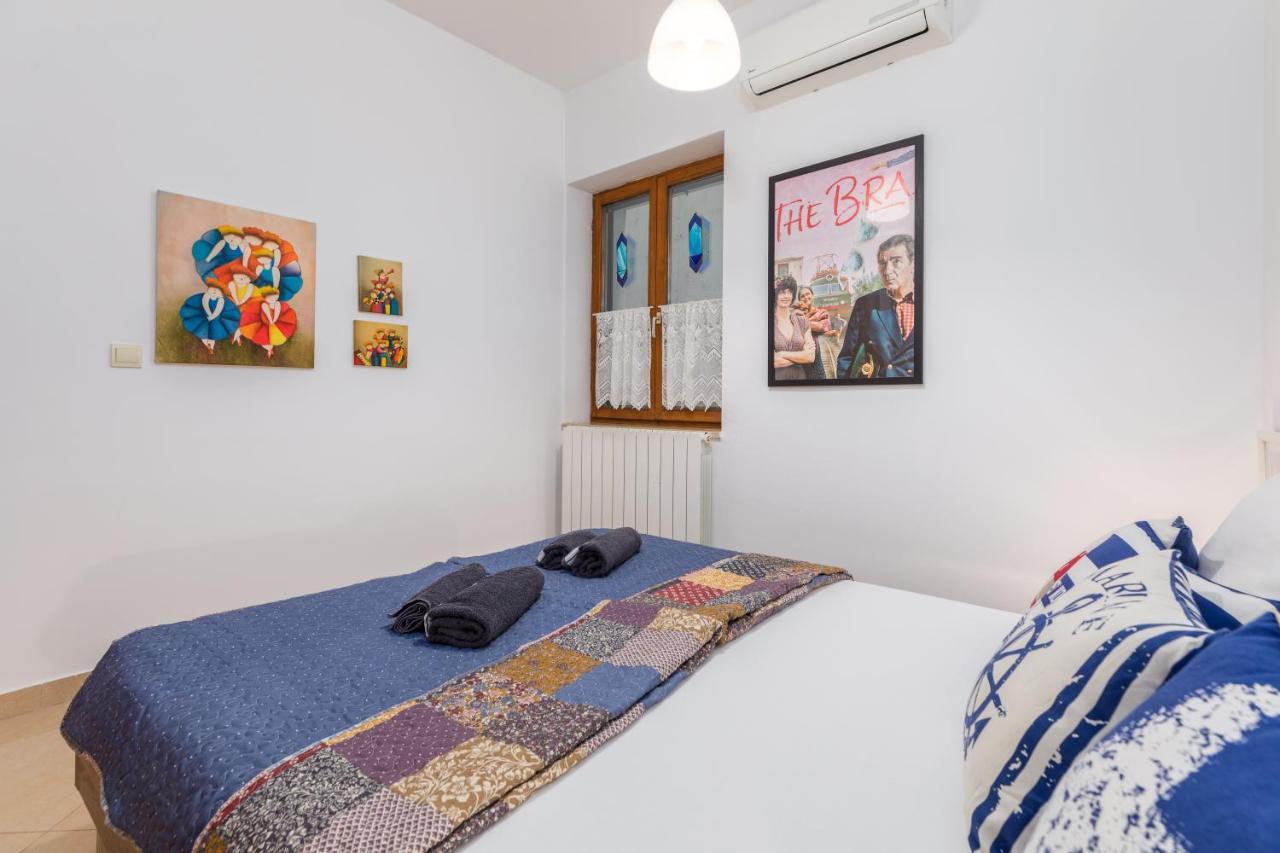 Apartment-Old Town-Dundo プーラ エクステリア 写真