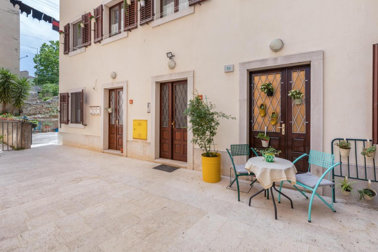Apartment-Old Town-Dundo プーラ エクステリア 写真