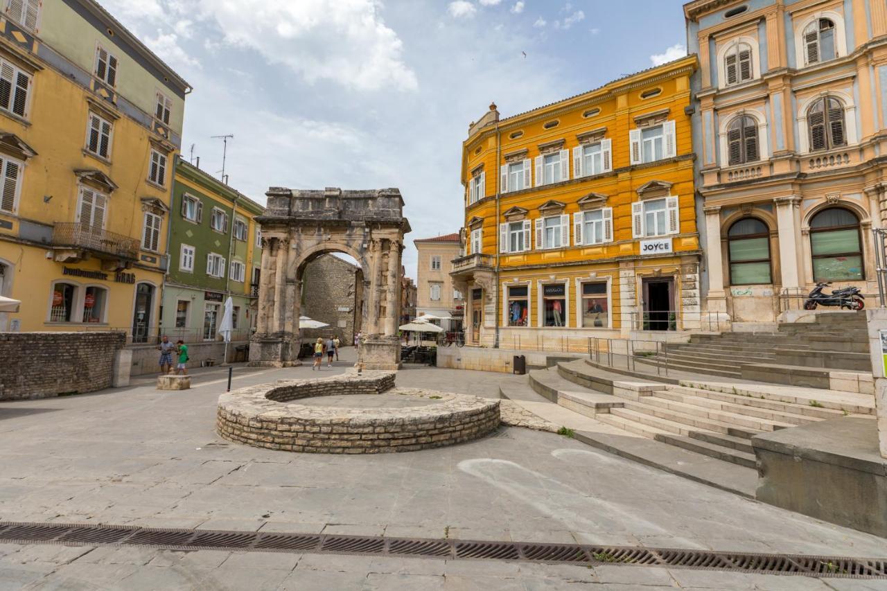 Apartment-Old Town-Dundo プーラ エクステリア 写真